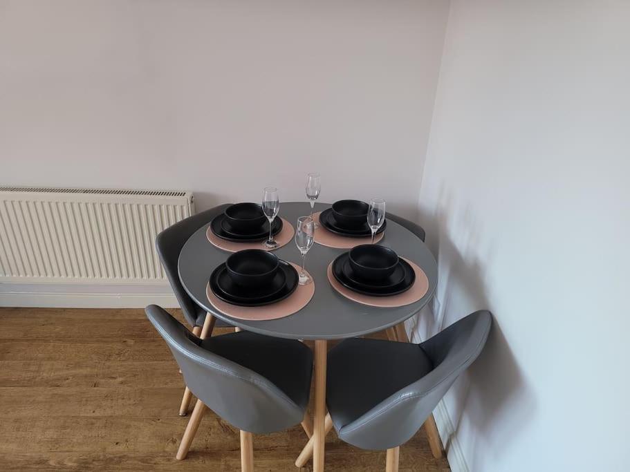 2 Bedroom End Of Terrace House Wellington  Zewnętrze zdjęcie
