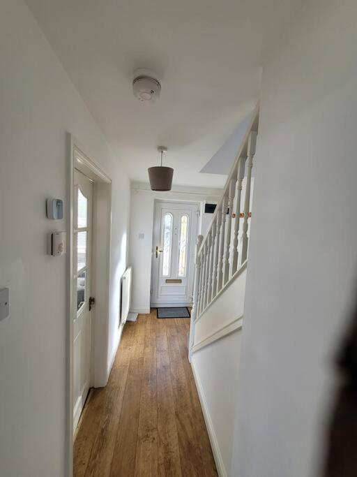 2 Bedroom End Of Terrace House Wellington  Zewnętrze zdjęcie