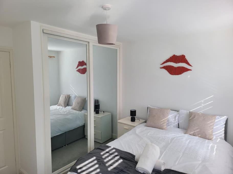 2 Bedroom End Of Terrace House Wellington  Zewnętrze zdjęcie