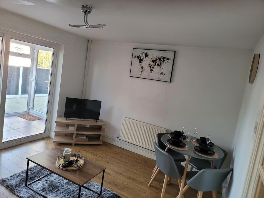 2 Bedroom End Of Terrace House Wellington  Zewnętrze zdjęcie