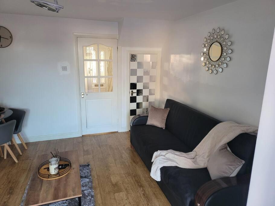 2 Bedroom End Of Terrace House Wellington  Zewnętrze zdjęcie