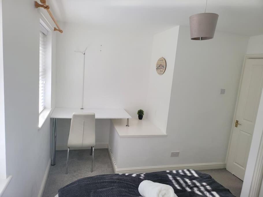 2 Bedroom End Of Terrace House Wellington  Zewnętrze zdjęcie