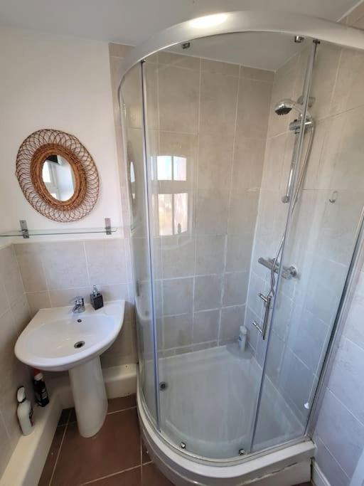 2 Bedroom End Of Terrace House Wellington  Zewnętrze zdjęcie